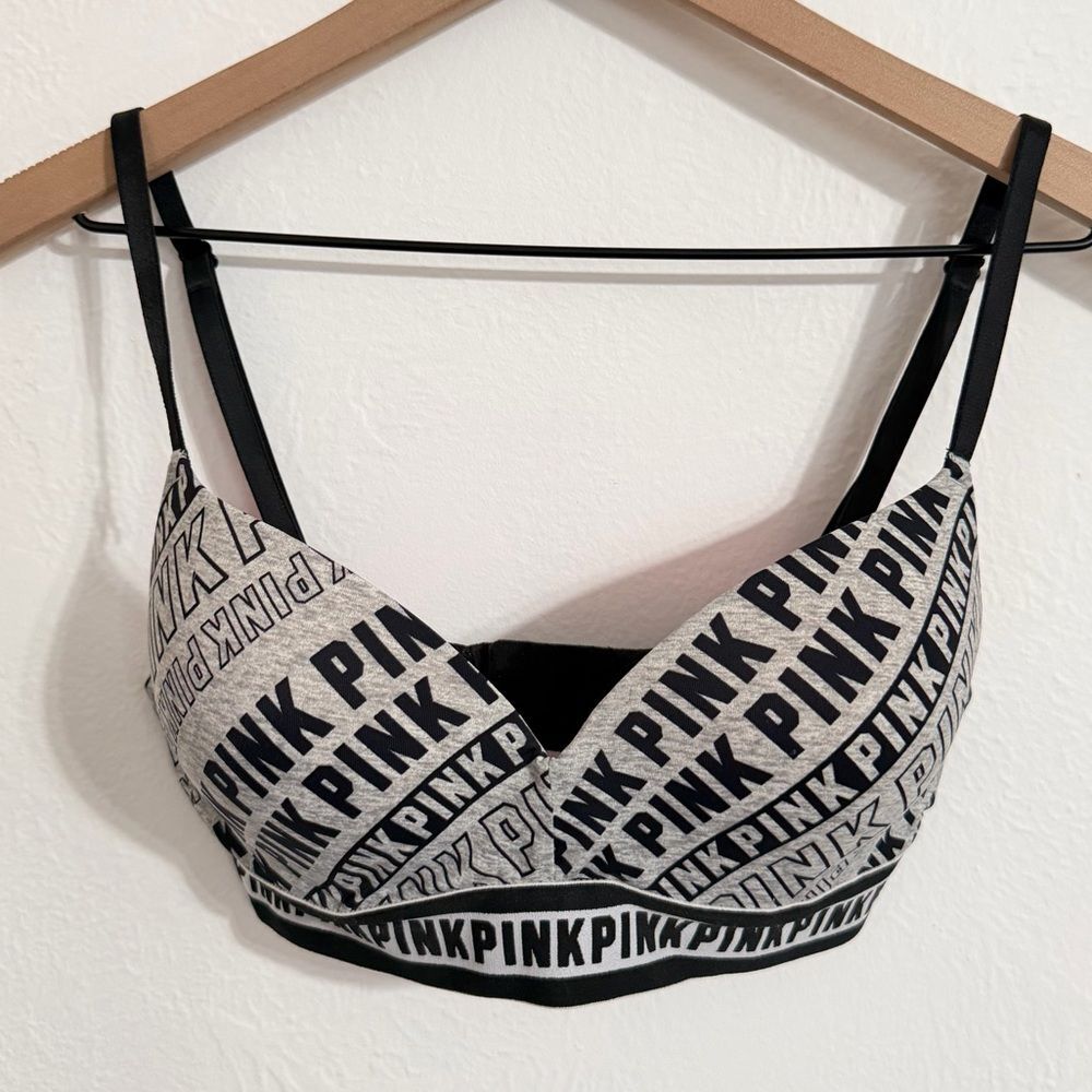 PINK Victoria’s Secret Wear Everywhere Wireless Push-Up bra, logo print, 32D